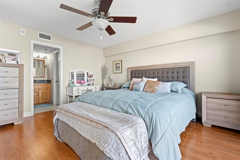 7300 SUN ISLAND DRIVE S 1103 photo 18