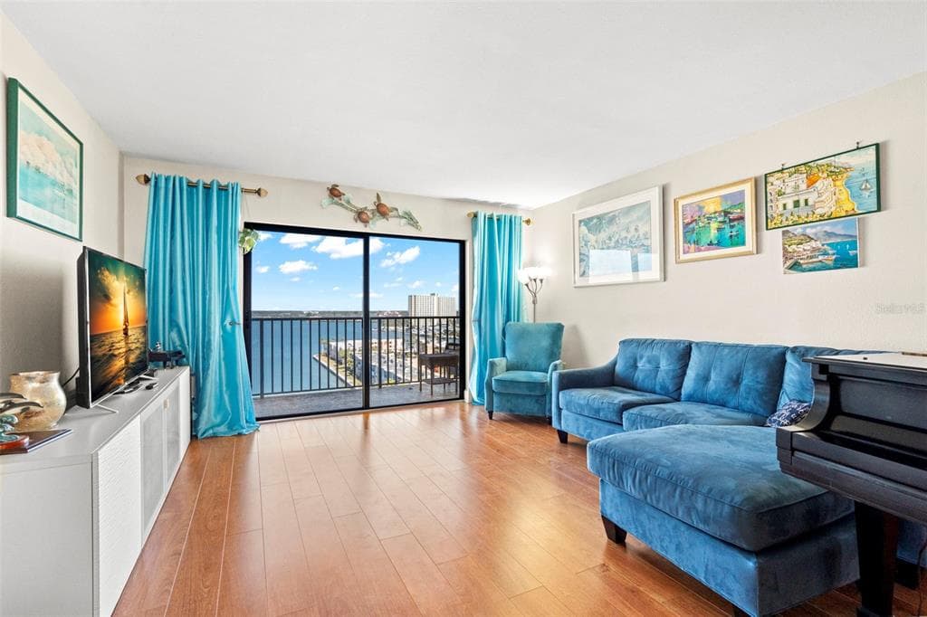 7300 SUN ISLAND DRIVE S 1103 photo 15