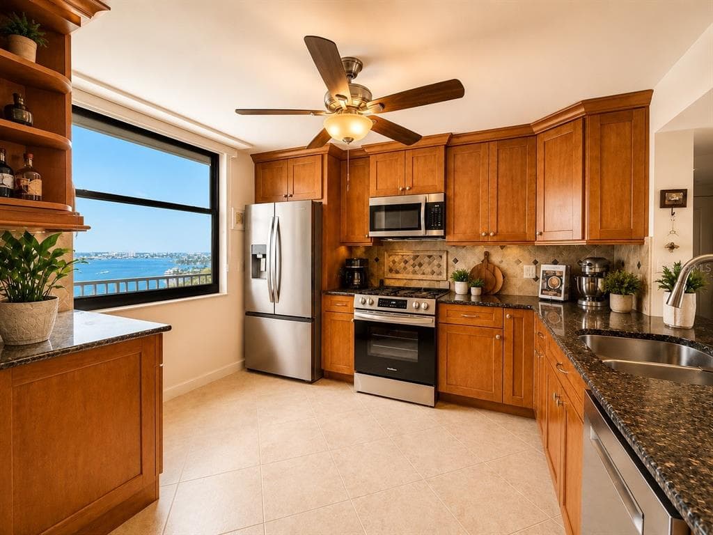 7300 SUN ISLAND DRIVE S 1103 photo 8