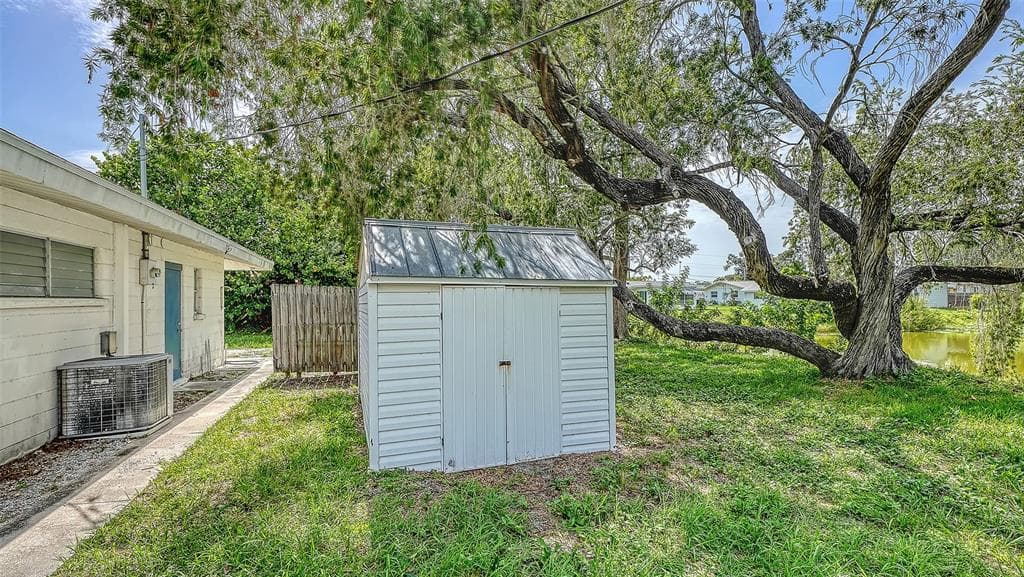 5938 MURDOCK AVENUE photo 3