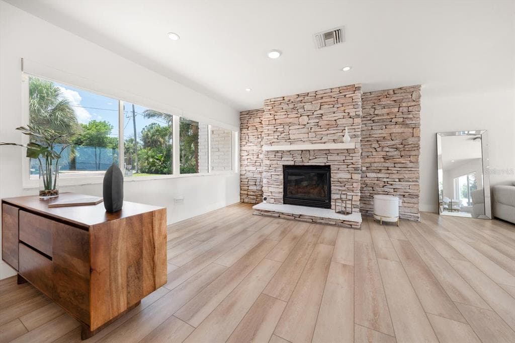 1854 VENETIAN POINT DRIVE photo 18