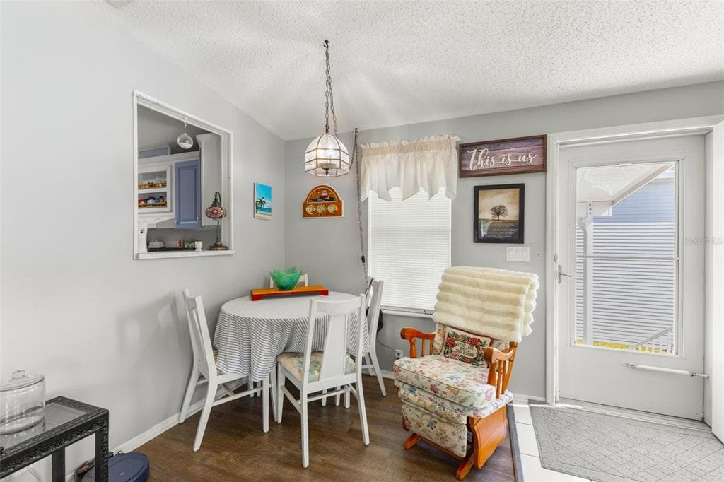 556 MOUNT OAK AVENUE NE 738 photo 12