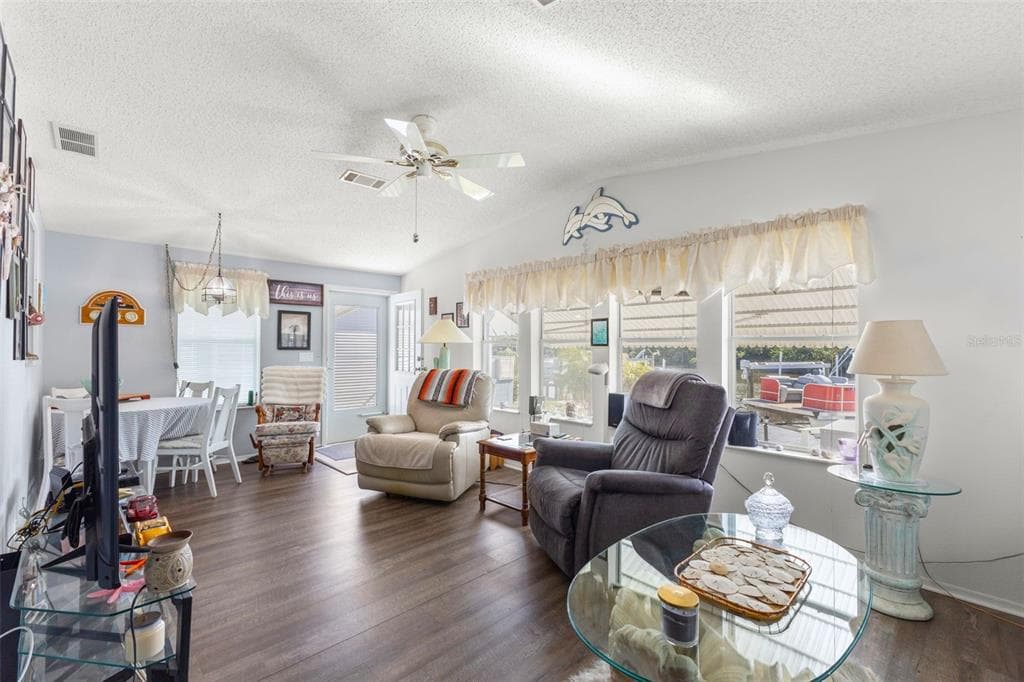 556 MOUNT OAK AVENUE NE 738 photo 10