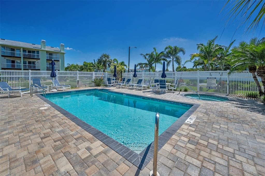 140 MARCDALE BOULEVARD photo 8