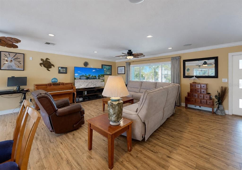 6301 COTTONWOOD LANE photo 13