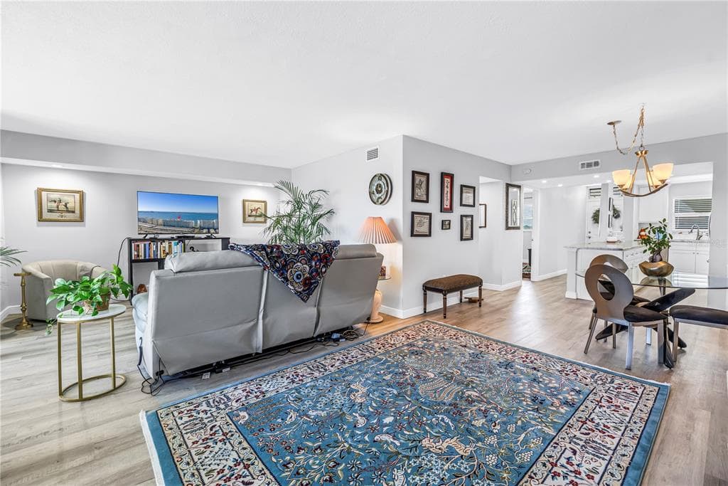 6020 SHORE BOULEVARD S 607 photo 8