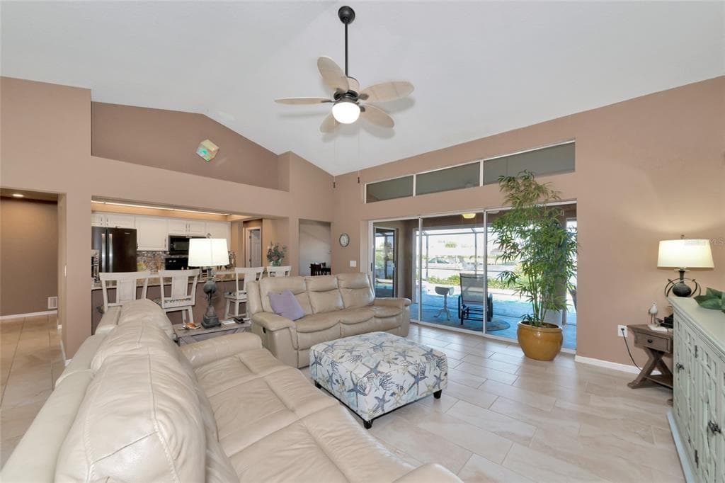 15564 RUSTON CIRCLE photo 24