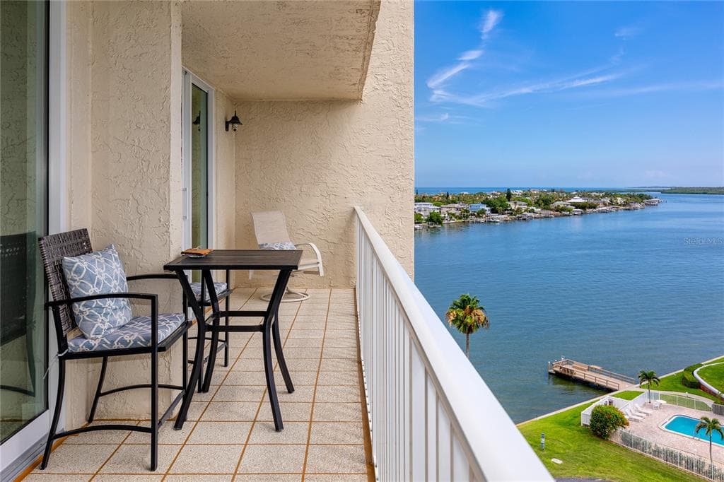736 ISLAND WAY 1001 photo 16