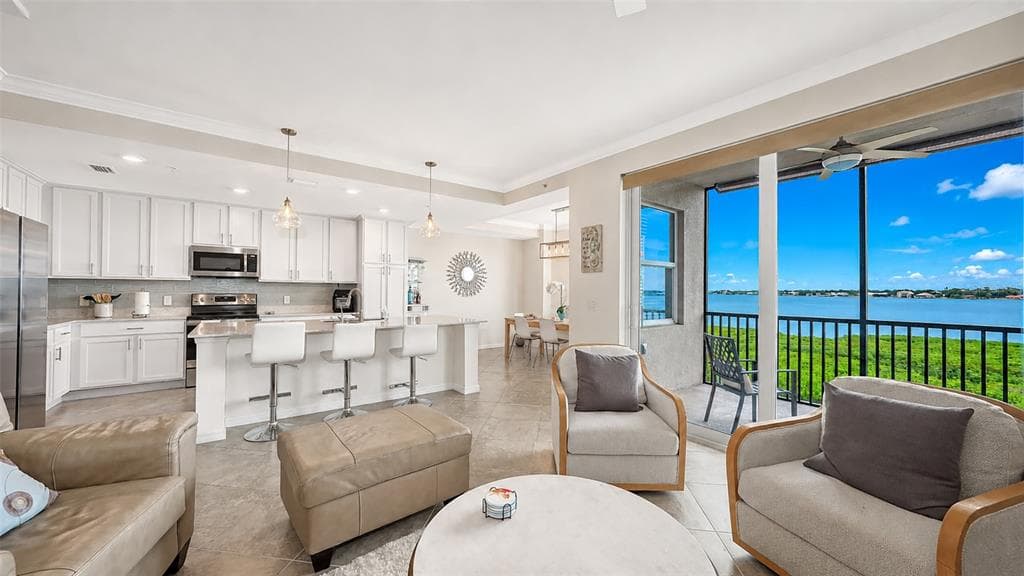 1020 TIDEWATER SHORES LOOP #207 2