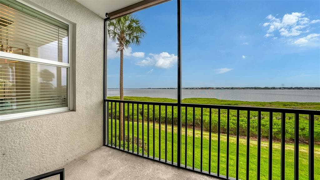 1020 TIDEWATER SHORES LOOP 207 photo 16
