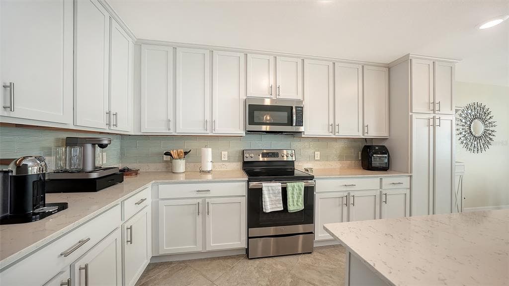 1020 TIDEWATER SHORES LOOP 207 photo 9