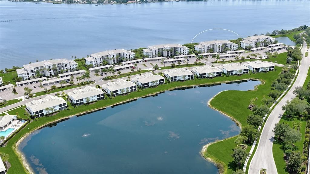 1020 TIDEWATER SHORES LOOP 207 photo 18