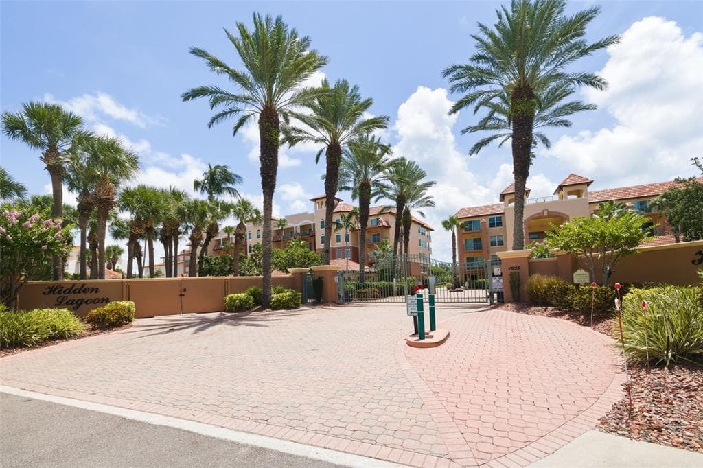 1645 PINELLAS BAYWAY S #A1 2