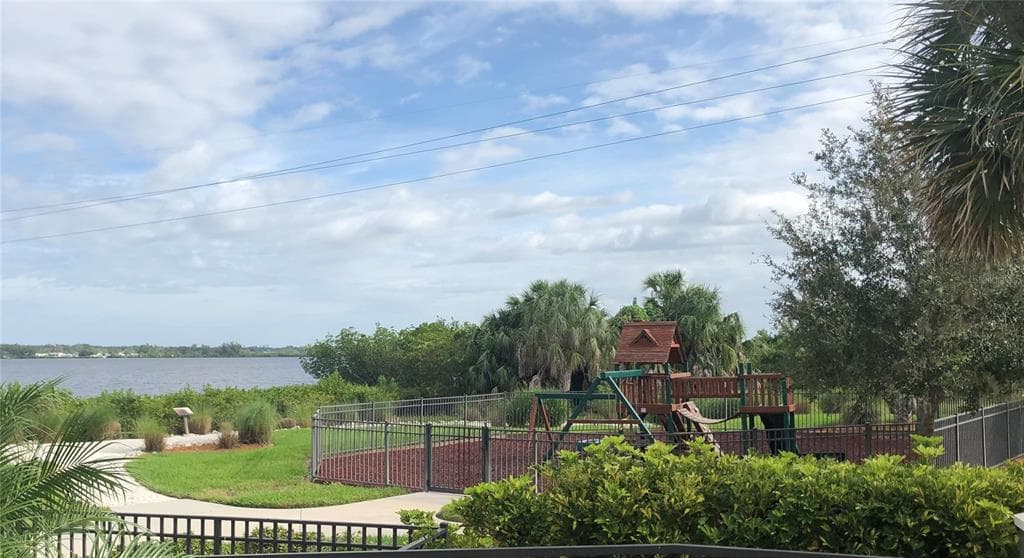 1010 TIDEWATER SHORES LOOP 206 photo 17