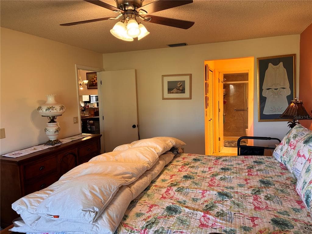 4521 KINGSMERE 6 photo 22