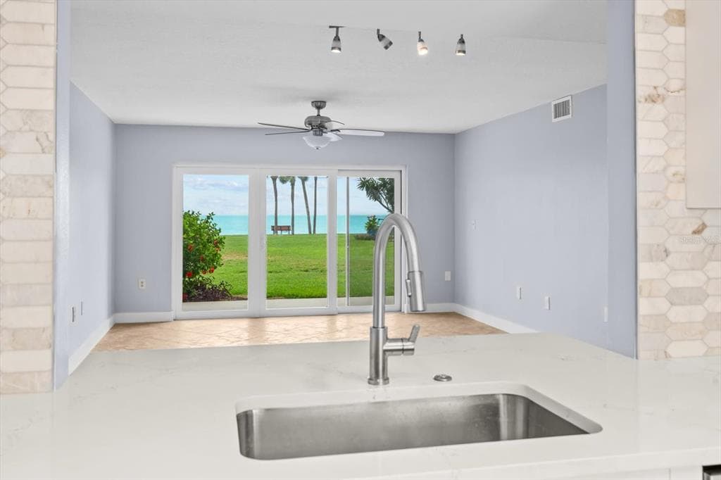 7530 SUNSHINE SKYWAY LANE S T30 photo 5