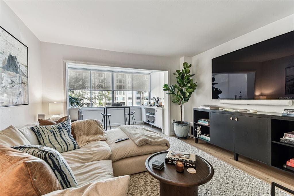 620 EDGEWATER DRIVE 204 photo 3