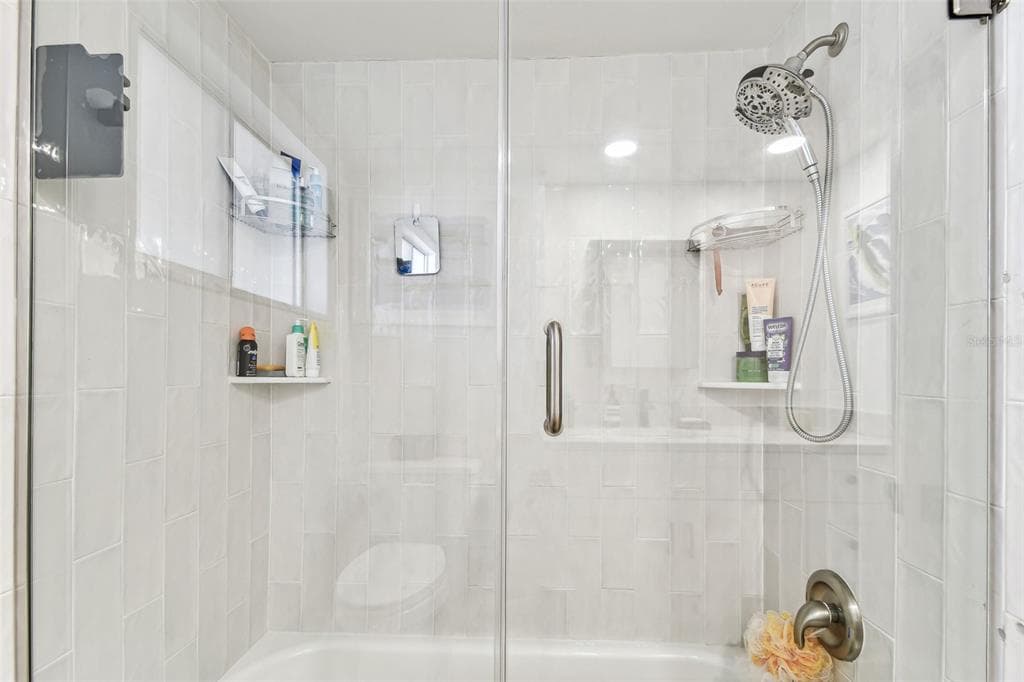620 EDGEWATER DRIVE 204 photo 10