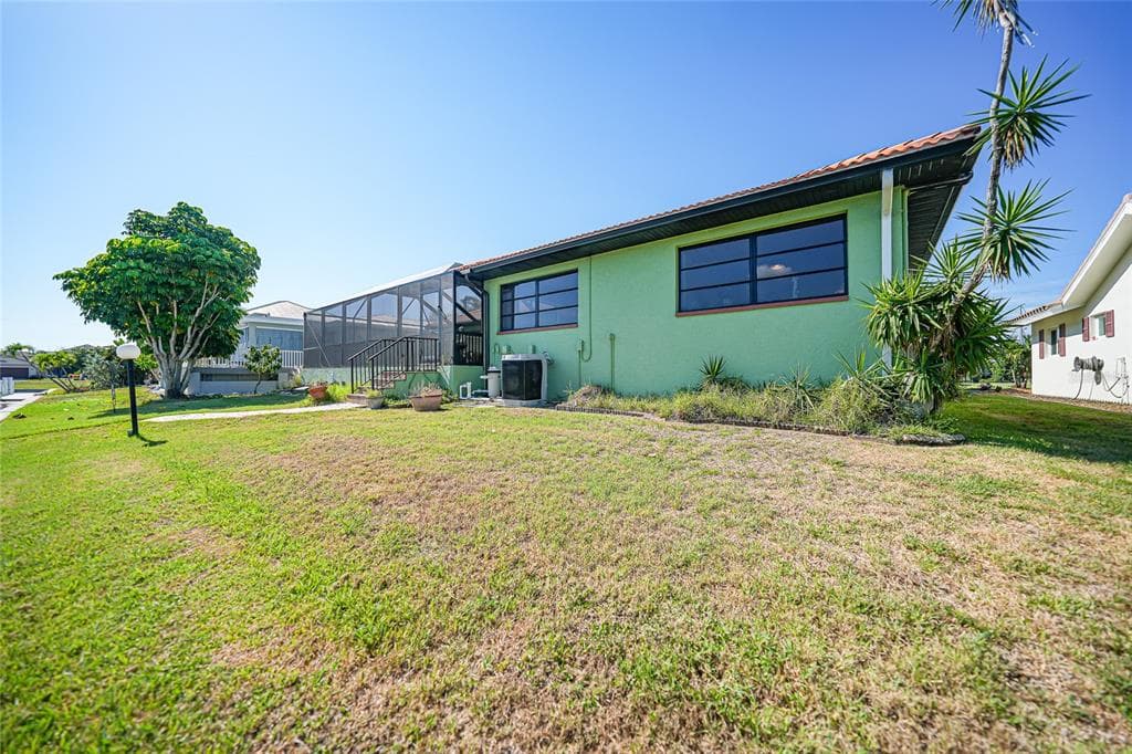 2750 AQUA COURT photo 13