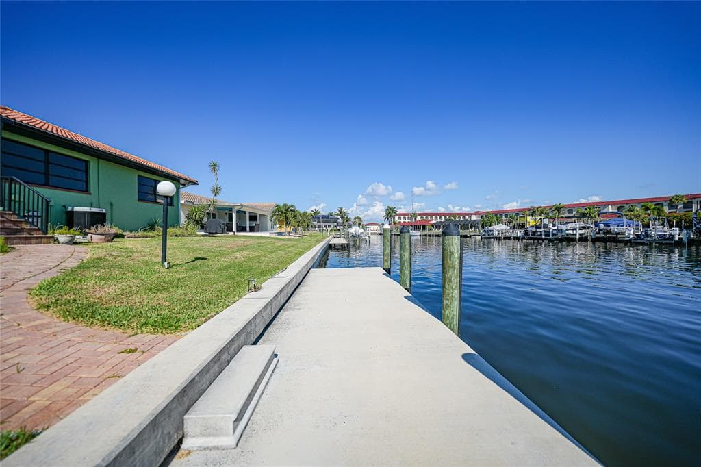 2750 AQUA COURT photo 16