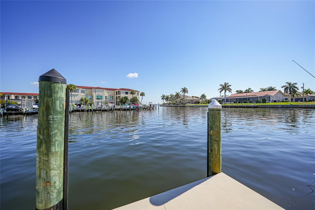 2750 AQUA COURT photo 15