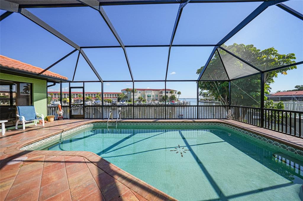 2750 AQUA COURT photo 8
