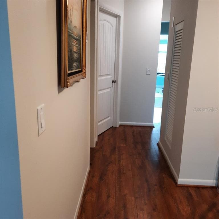1898 SHORE DRIVE S #318 3
