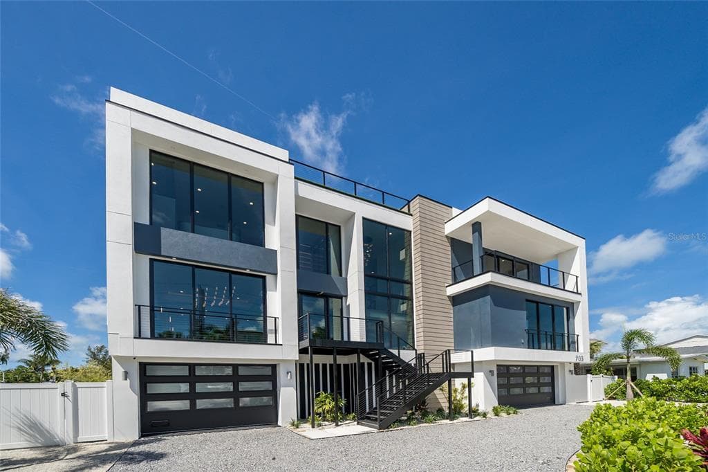 703 S BAY BOULEVARD 5