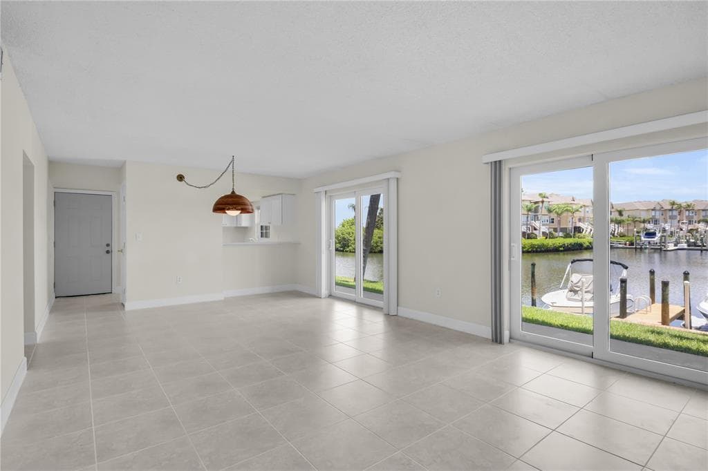 8820 BAY POINTE DRIVE 102 photo 7