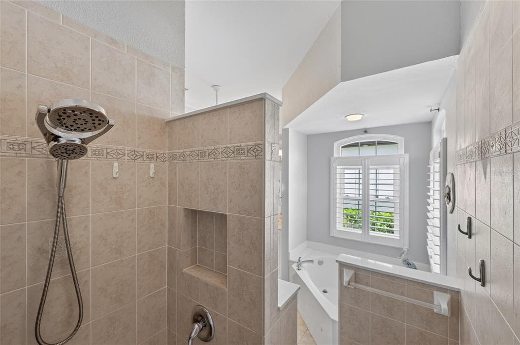 8232 ANTWERP CIRCLE photo 25