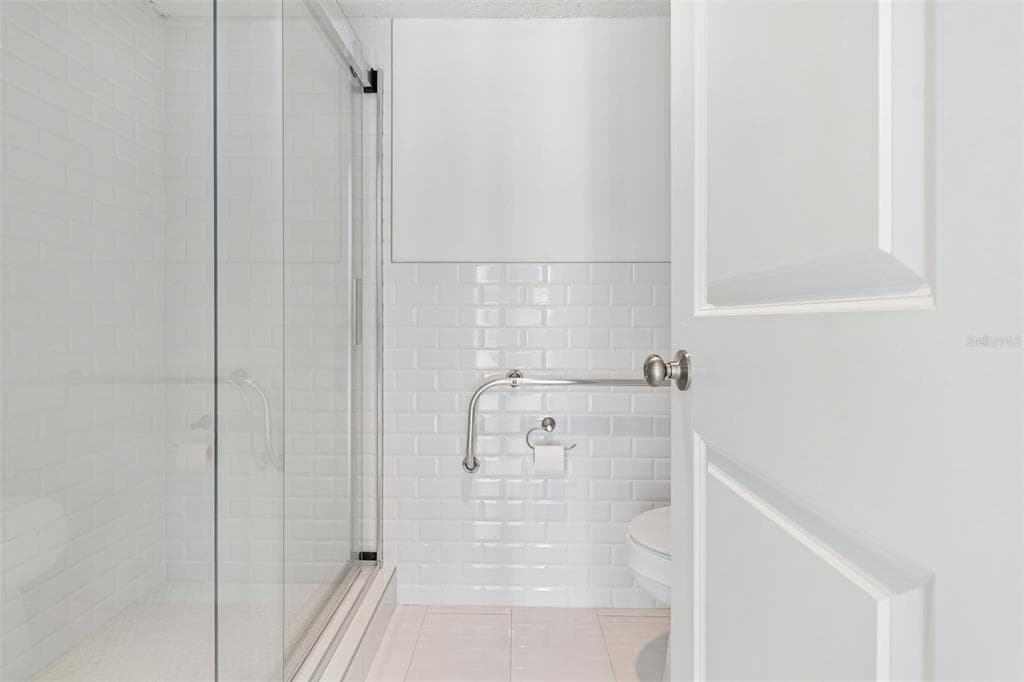 450 TREASURE ISLAND CAUSEWAY 106 photo 17