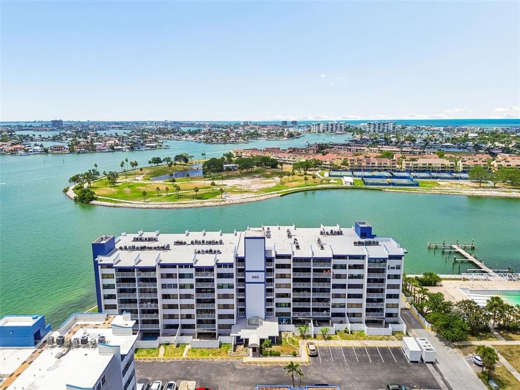 450 TREASURE ISLAND CAUSEWAY 106 photo 12