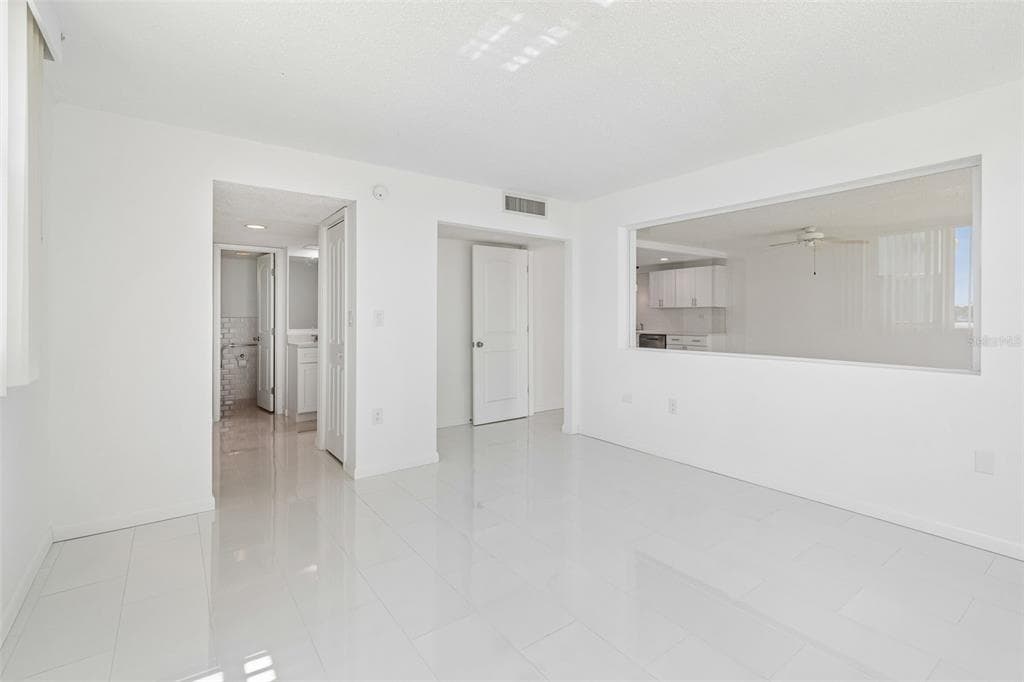 450 TREASURE ISLAND CAUSEWAY 106 photo 15