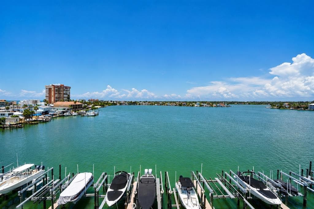 17717 GULF BOULEVARD 504 photo 6