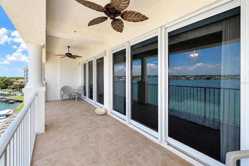 17717 GULF BOULEVARD 504 photo 7