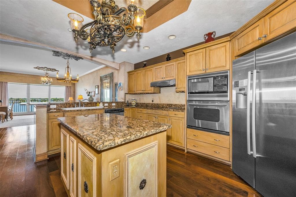 17717 GULF BOULEVARD 504 photo 18