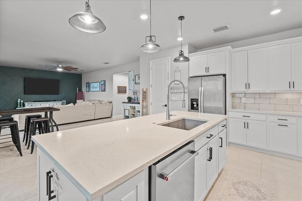 2596 BUCKTHORN LOOP photo 14