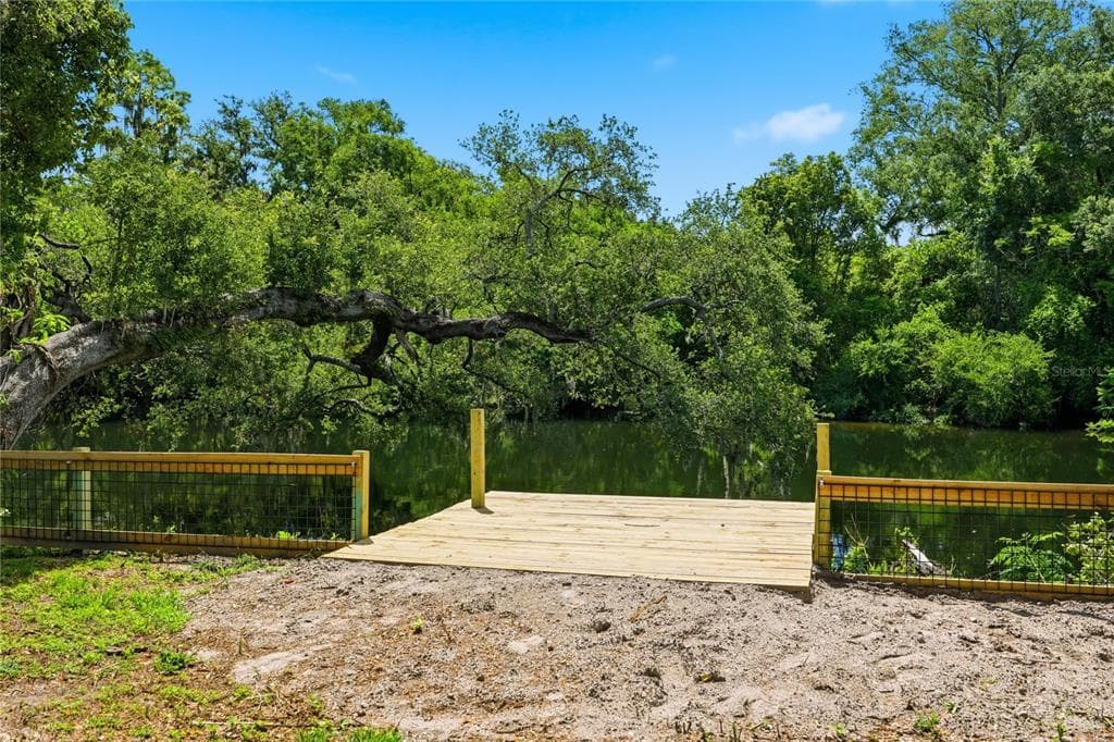 1915 E MULBERRY DRIVE photo 22