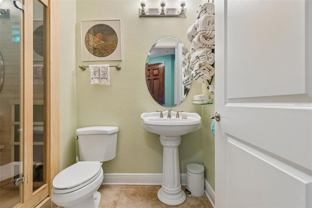 1038 BELLASOL WAY 403 photo 8