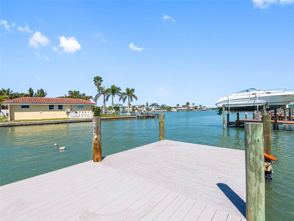 562 JOHNS PASS AVENUE photo 23