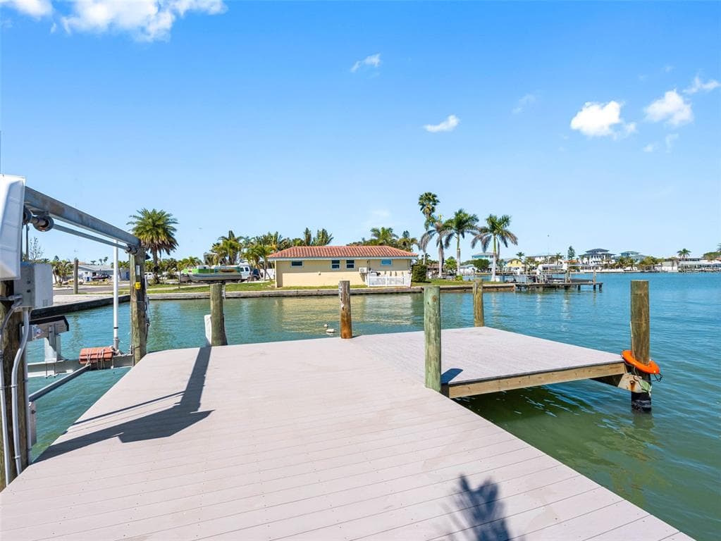 562 JOHNS PASS AVENUE 5