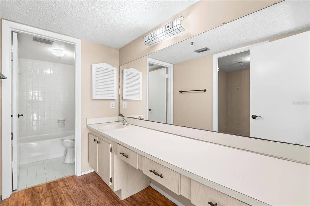7432 SUNSHINE SKYWAY LANE S 302 photo 22