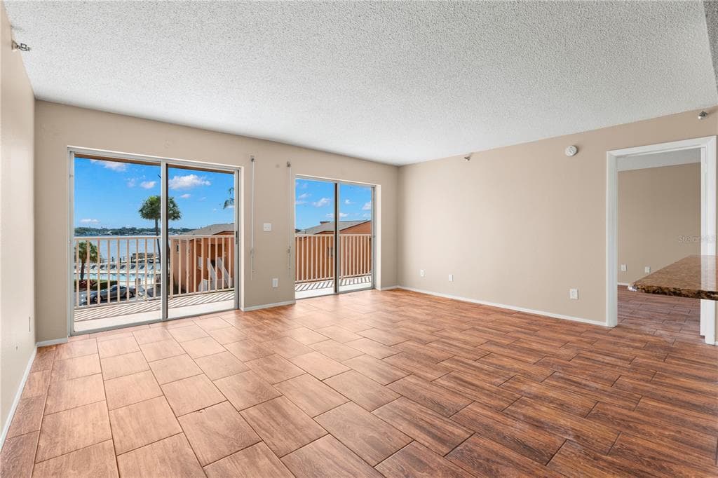 7432 SUNSHINE SKYWAY LANE S #302 3