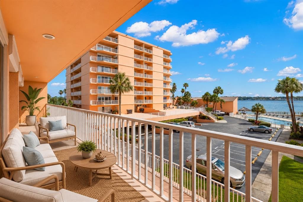 7432 SUNSHINE SKYWAY LANE S #302 5