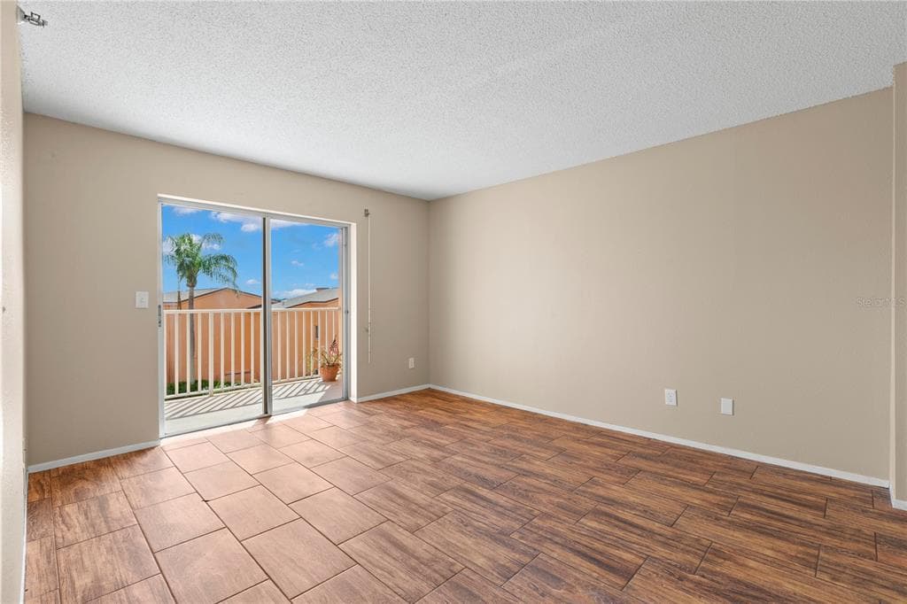 7432 SUNSHINE SKYWAY LANE S 302 photo 18