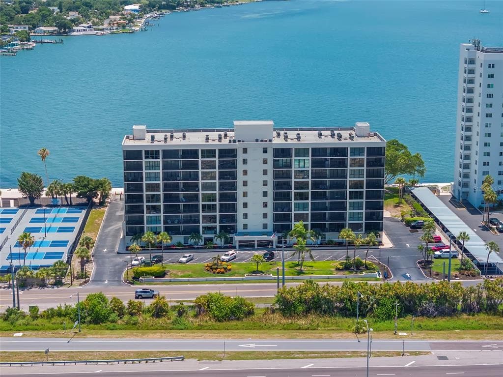7100 SUNSHINE SKYWAY LANE S 703 photo 2