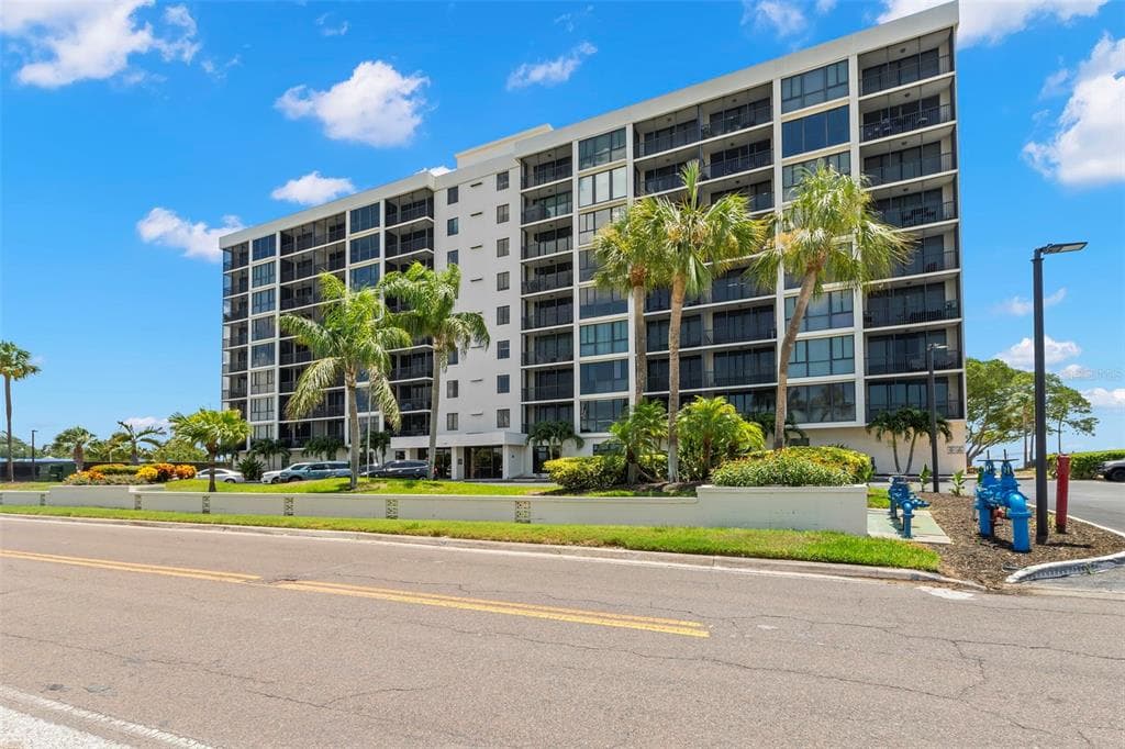 7100 SUNSHINE SKYWAY LANE S 703 photo 3
