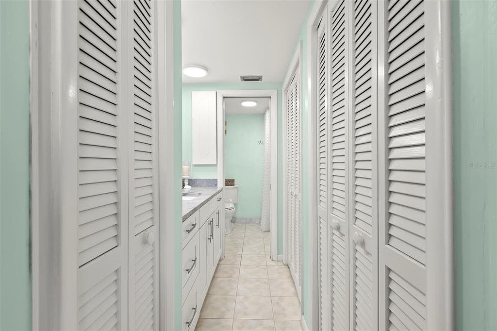 7100 SUNSHINE SKYWAY LANE S 703 photo 20