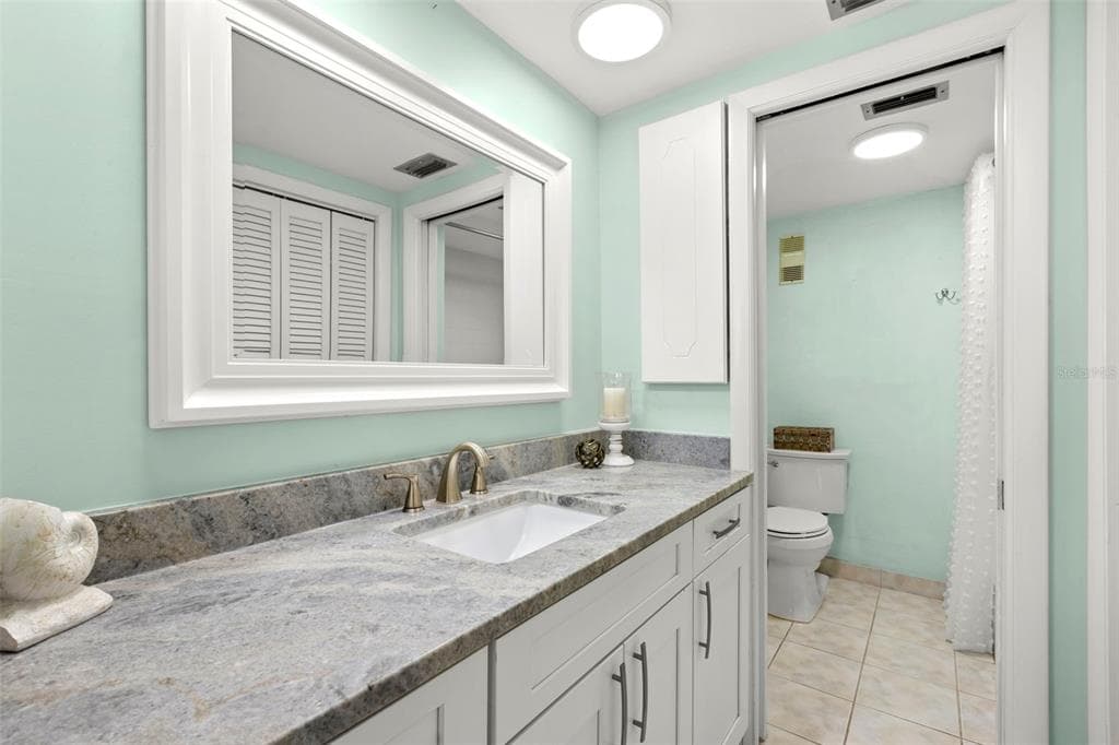 7100 SUNSHINE SKYWAY LANE S 703 photo 19