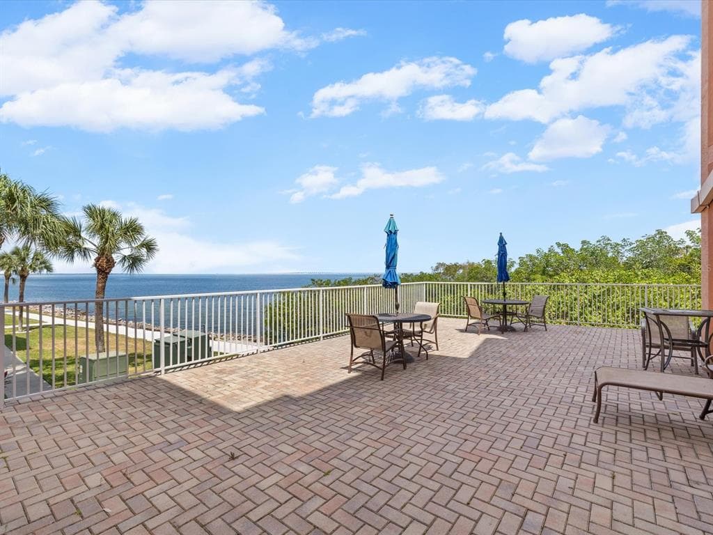 5000 CULBREATH KEY WAY 9-116 photo 8